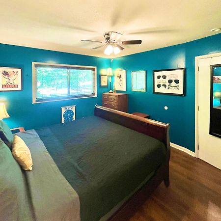 Family Friendly Downtown Home - Private Yard & Grill - Location, Location, Location! Athens Luaran gambar